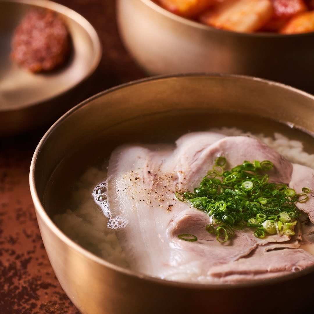 Okdongsik (Seogyo, Hapjeong): Clear Pork Gomtang Worth the Wait
